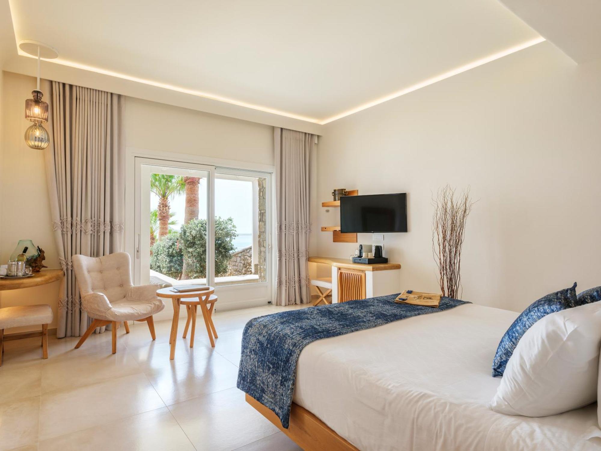 Anax And Hotel 5*