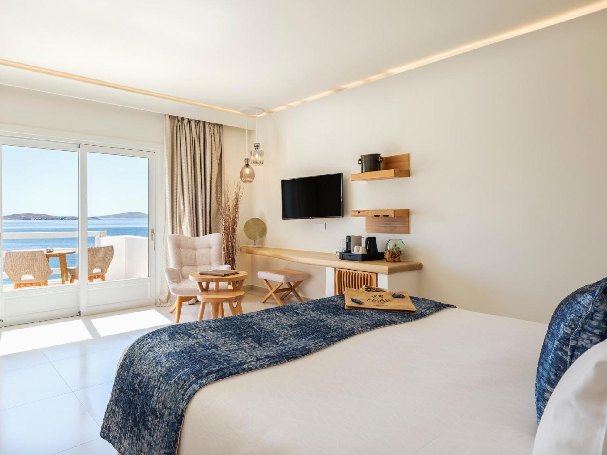 Hotel Anax And